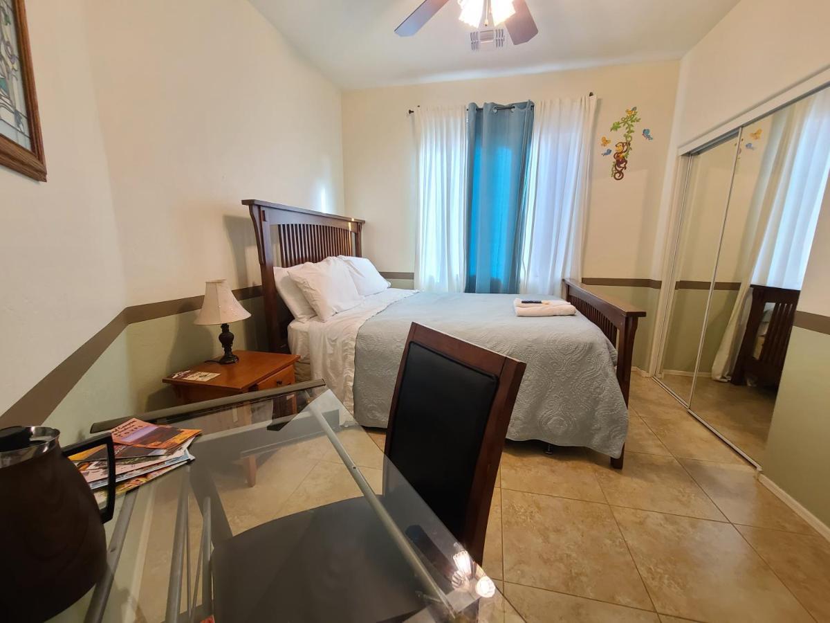 Phoenix Home Near Freeways And Airport 外观 照片