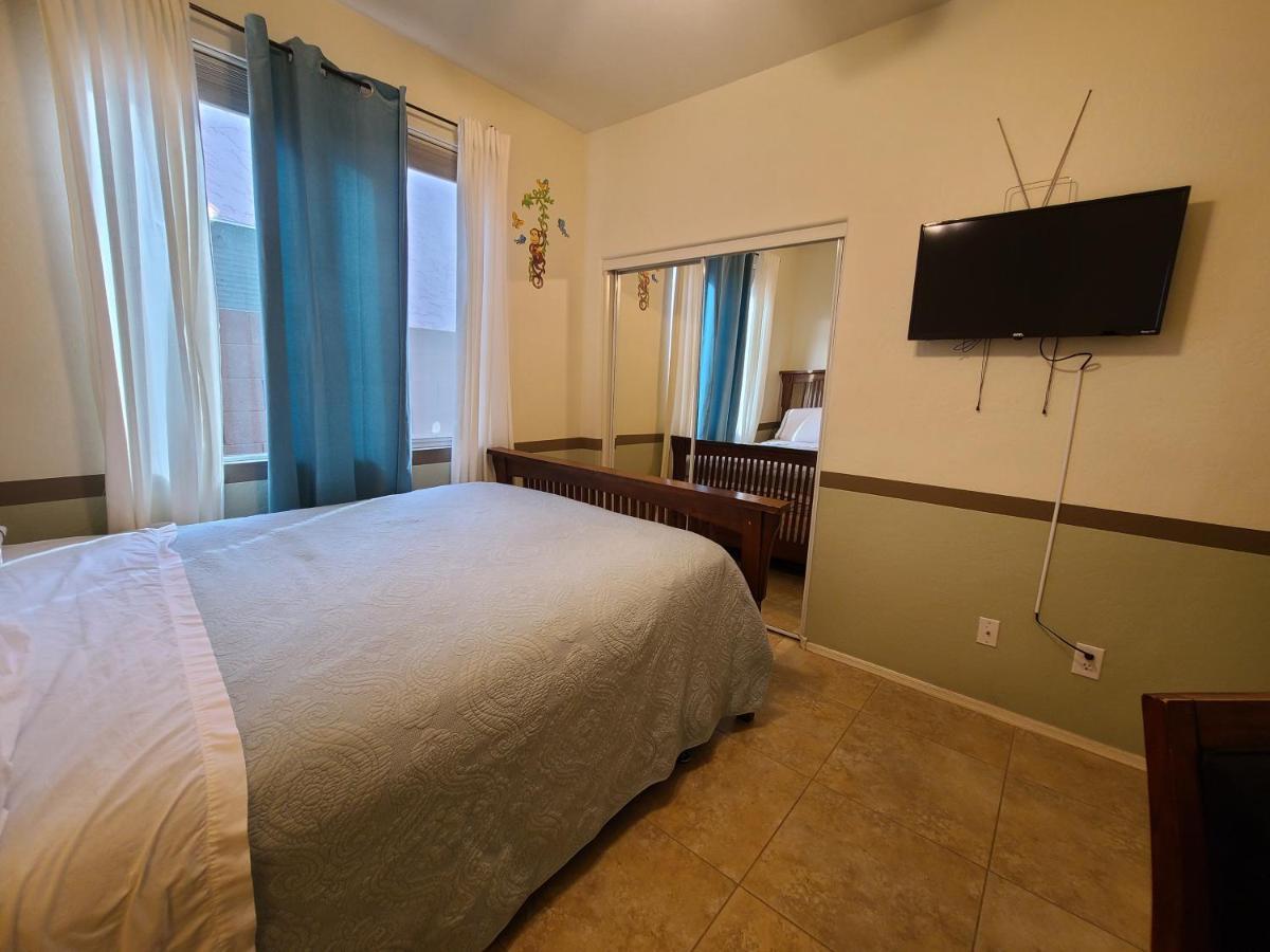 Phoenix Home Near Freeways And Airport 外观 照片