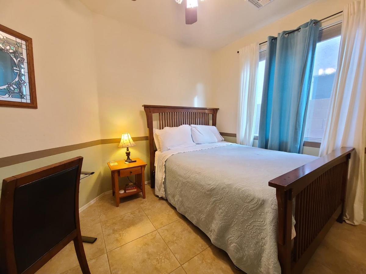 Phoenix Home Near Freeways And Airport 外观 照片