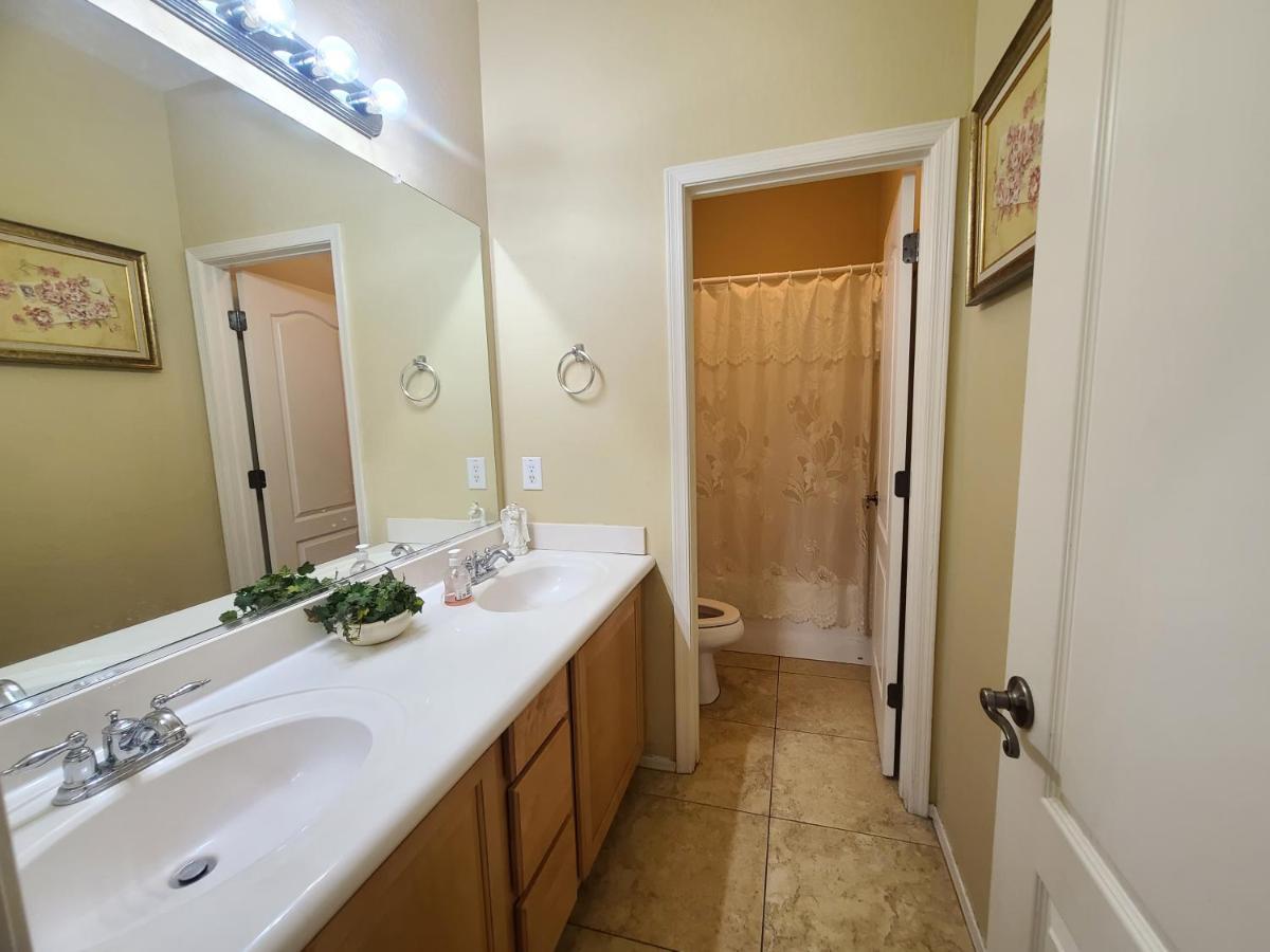 Phoenix Home Near Freeways And Airport 外观 照片